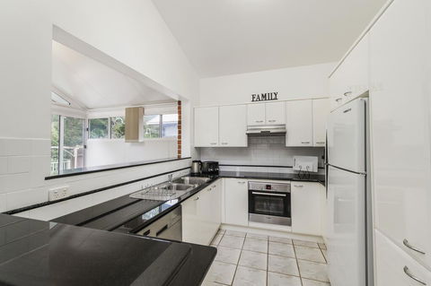 TRANQUIL AT HIBBARD - Holiday Cairns 2