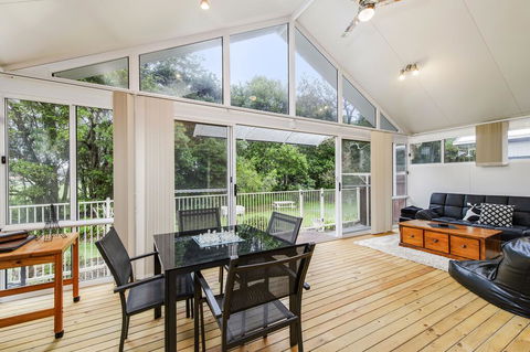 TRANQUIL AT HIBBARD - Holiday Cairns 0