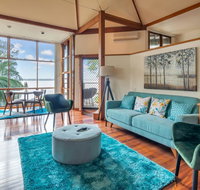 Tranquil Lake House - Perfect City Escape to relax - Holiday Cairns