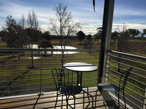 Travertines Wines Apartment - Holiday Cairns 1