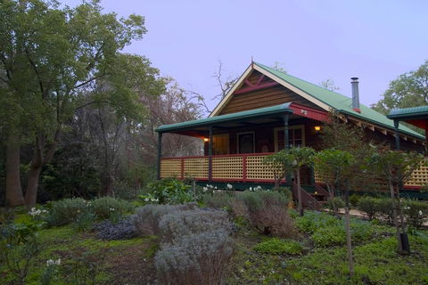 Trawool Cottages And Farmstay - Holiday Cairns 2