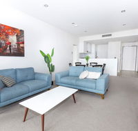 Trendy Self Contained Inner City Apartment - Holiday Cairns
