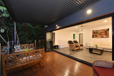 Trinity Beach Hideaway - Holiday Cairns 2