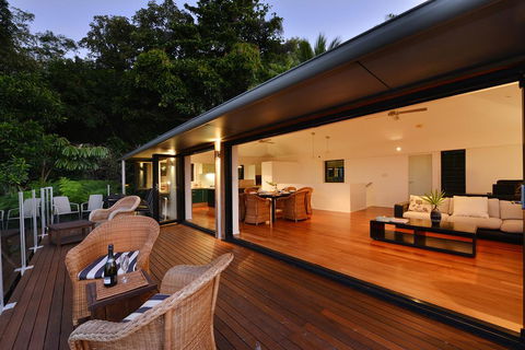Trinity Beach Hideaway - Holiday Cairns 3