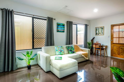 Tropic Studio, A Unique Hidden Gem! - Holiday Cairns 2