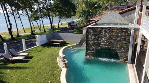 Trinity Beach House - Holiday Cairns 0