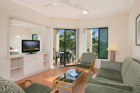 Tropic Towers Apartments - Holiday Cairns 3