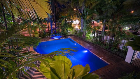 Tropic Towers Apartments - Holiday Cairns 1