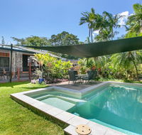 Tropical House Pool and Extra Bungalow 4 bedrooms - Holiday Cairns
