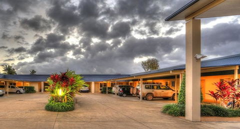 Tropixx Motel & Restaurant - Holiday Cairns 0