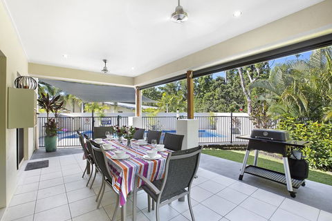 Tropical Private Holiday House With Pool - Holiday Cairns 3