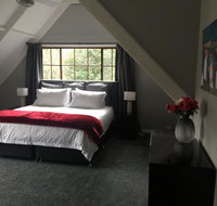 Tudor House - Large Family Home - Holiday Cairns