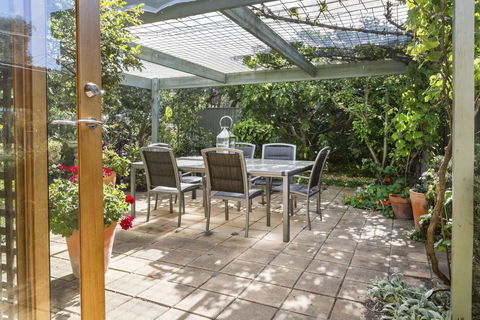 TUSCAN OASIS - RYE - Holiday Cairns 2