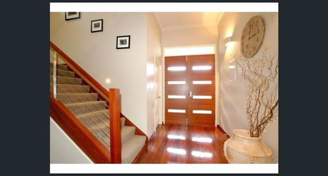 Twelve Apostles Beach House B&B - Holiday Cairns 3