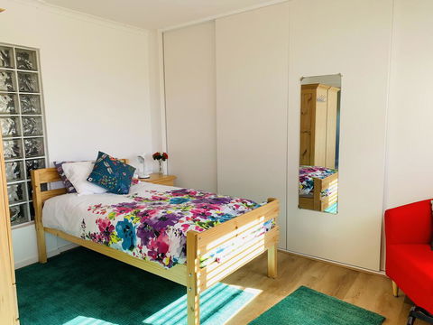 Two Dams Estate - Retreat & Relax - Holiday Cairns 3