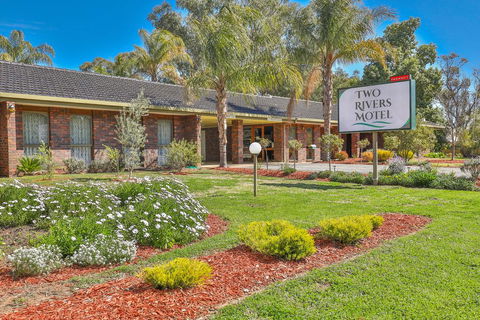 Two Rivers Motel - Holiday Cairns 0