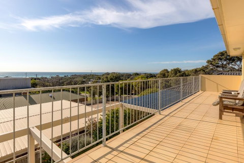 Tyrone Beach Retreat, VIEWS - Holiday Cairns 0