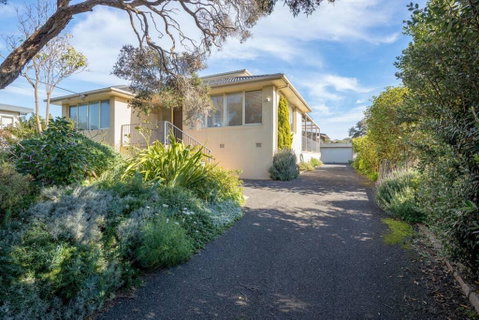 Tyrone Beach Retreat, VIEWS - Holiday Cairns 1