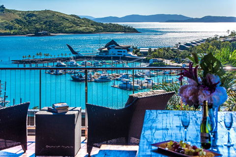 Uisce Luxury Holiday House With Jacuzzi Pool Table Cinema Premium Foxtel And Two Buggies - Holiday Cairns 1