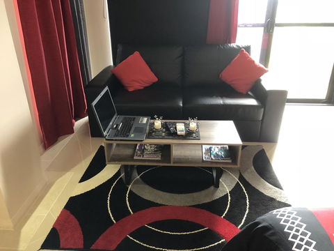 Ultra Modern Private Studio Room - Holiday Cairns 1