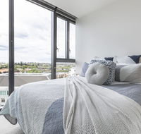 Unbridled City  River Views - Holiday Cairns