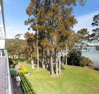 Unit 1 44 Danalene Pde fantastic waterfront property with air con - Holiday Cairns