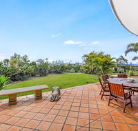 Unrivaled Ocean and City views from Resort Style 3bed with Garden - Holiday Cairns