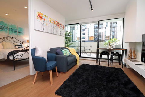 Urban Eden - Pets, Parking, Balcony, Chapel St 260m - Holiday Cairns 0
