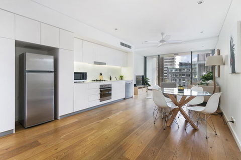 Urban Rest - Waterloo St - Holiday Cairns 2