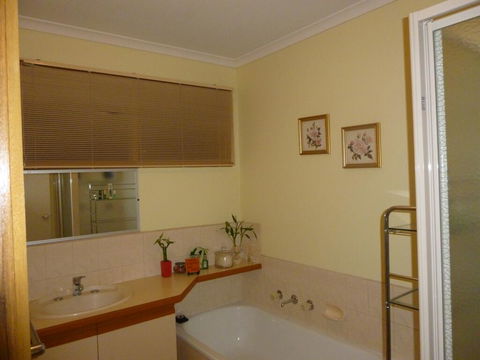 Vella Room - Holiday Cairns 2
