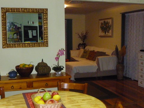 Vella Room - Holiday Cairns 1