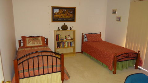 Vella Room - Holiday Cairns 0