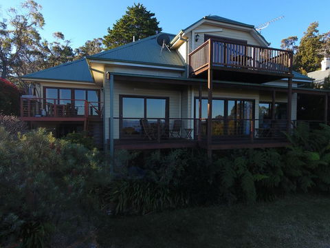 Valley Of The Waters B&B - Holiday Cairns 1