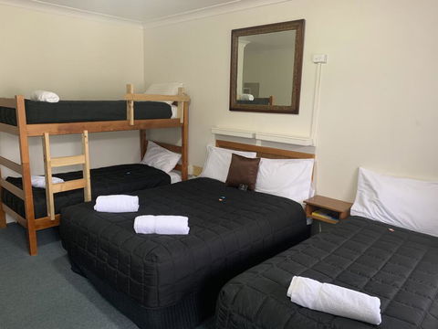 Valley View Motel - Holiday Cairns 3