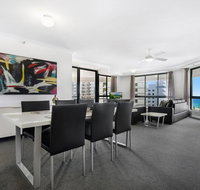 Victoria Square 2 Bed Ocean View Broadbeach - Holiday Cairns