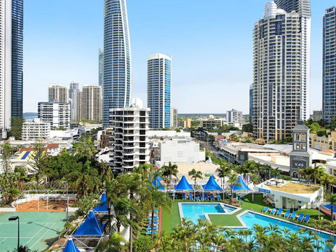 View - In Heart Of Surfers Paradise - Holiday Cairns 0