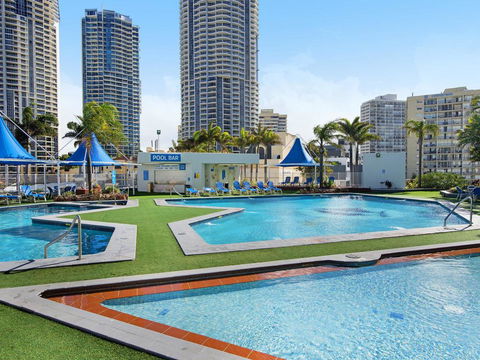 View - In Heart Of Surfers Paradise - Holiday Cairns 1