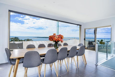 VIEWS FOREVER - INVERLOCH - Holiday Cairns 1