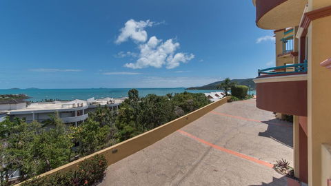 Views From Golden Orchid - Airlie Beach - Holiday Cairns 2