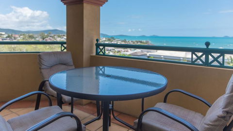 Views From Golden Orchid - Airlie Beach - Holiday Cairns 1