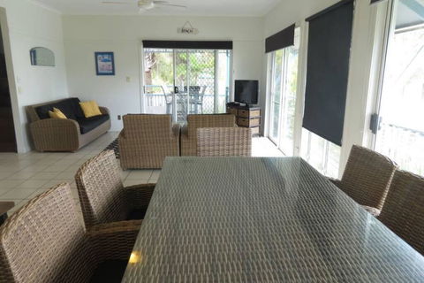 Villa 31 At Tangalooma Resort - Holiday Cairns 3
