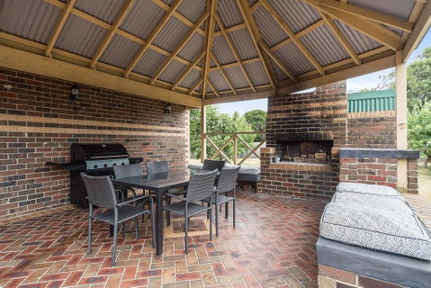 Villa Di Morcone By The Bay - Holiday Cairns 1
