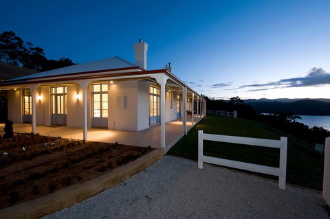 Villa Talia Tasmania - Holiday Cairns 2