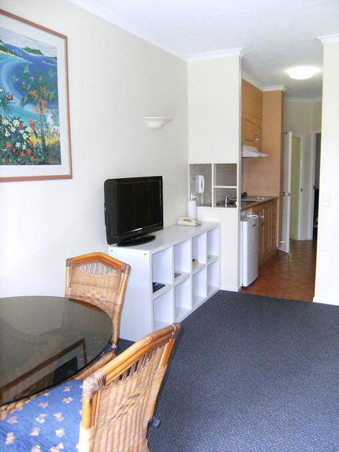 Villa Vaucluse Apartments - Holiday Cairns 3