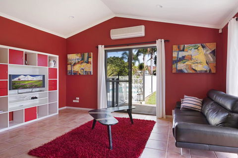 Village Drive 31 Ulladulla - Holiday Cairns 1