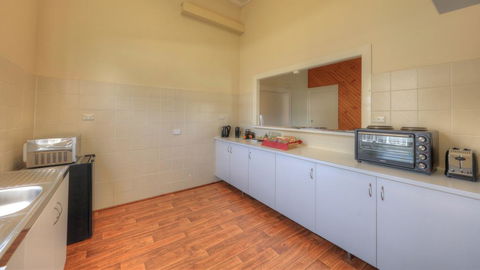 Village Stays Coldstream Gallery Apartment - Holiday Cairns 2
