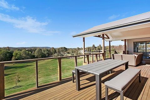 Vineyard Views - Holiday Cairns 2
