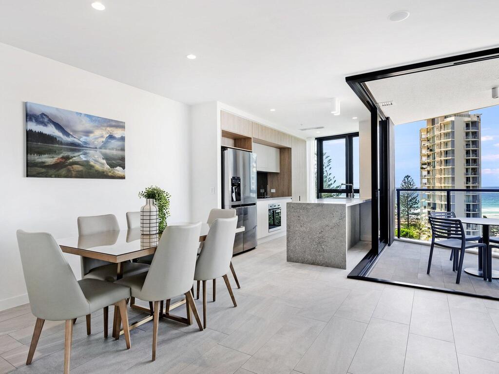 Broadbeach QLD Holiday Cairns