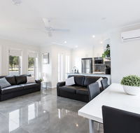 Wagga Apartments 1 - Holiday Cairns