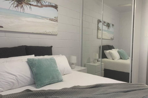 Walk To Lamberts Beach With Wi-fi And Netflix - Holiday Cairns 1
